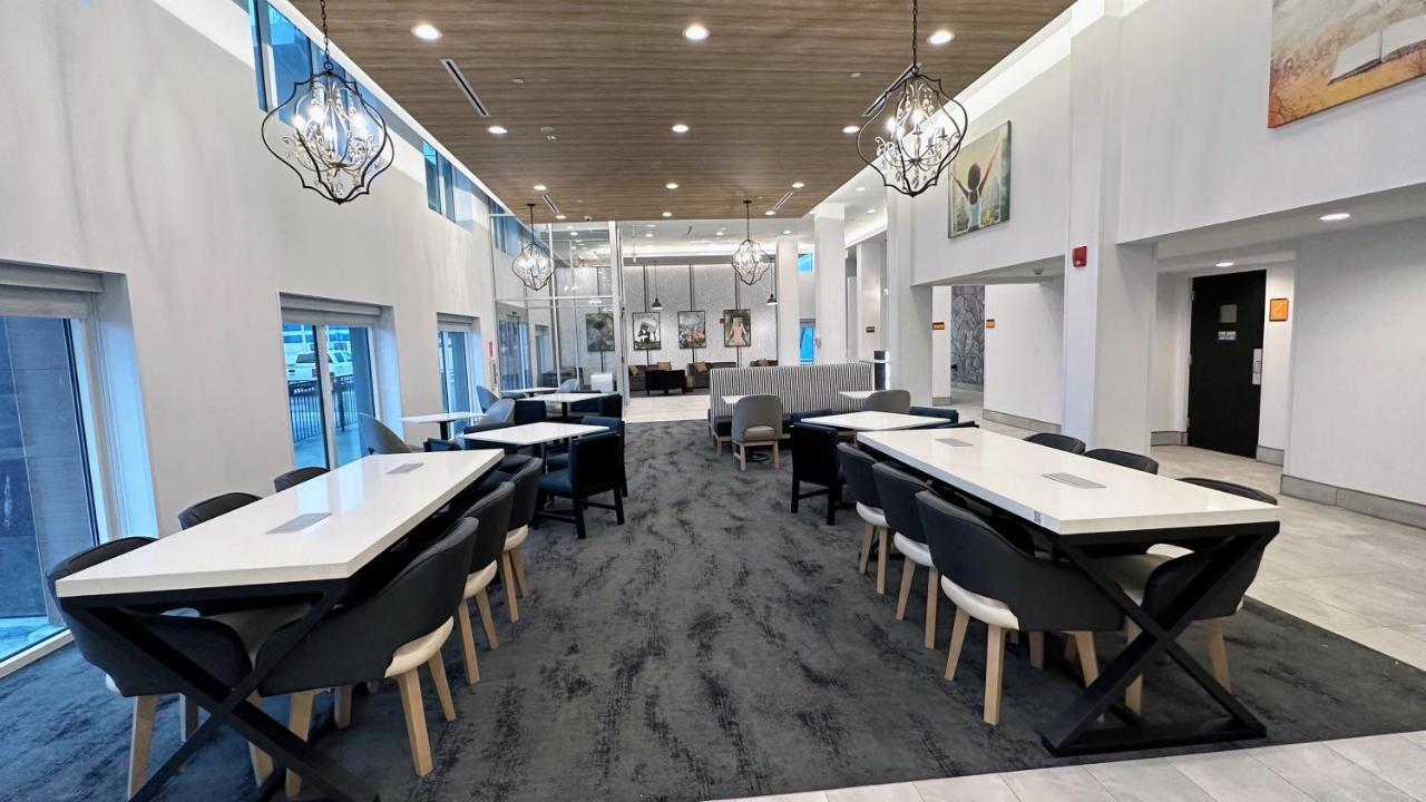 ホテル La Quinta By Wyndham Chicago O'Hare Airport ローズモント エクステリア 写真