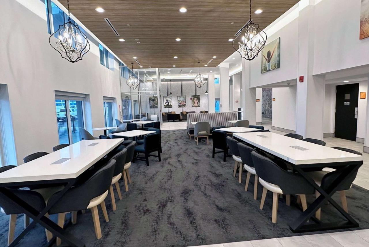 ホテル La Quinta By Wyndham Chicago O'Hare Airport ローズモント エクステリア 写真