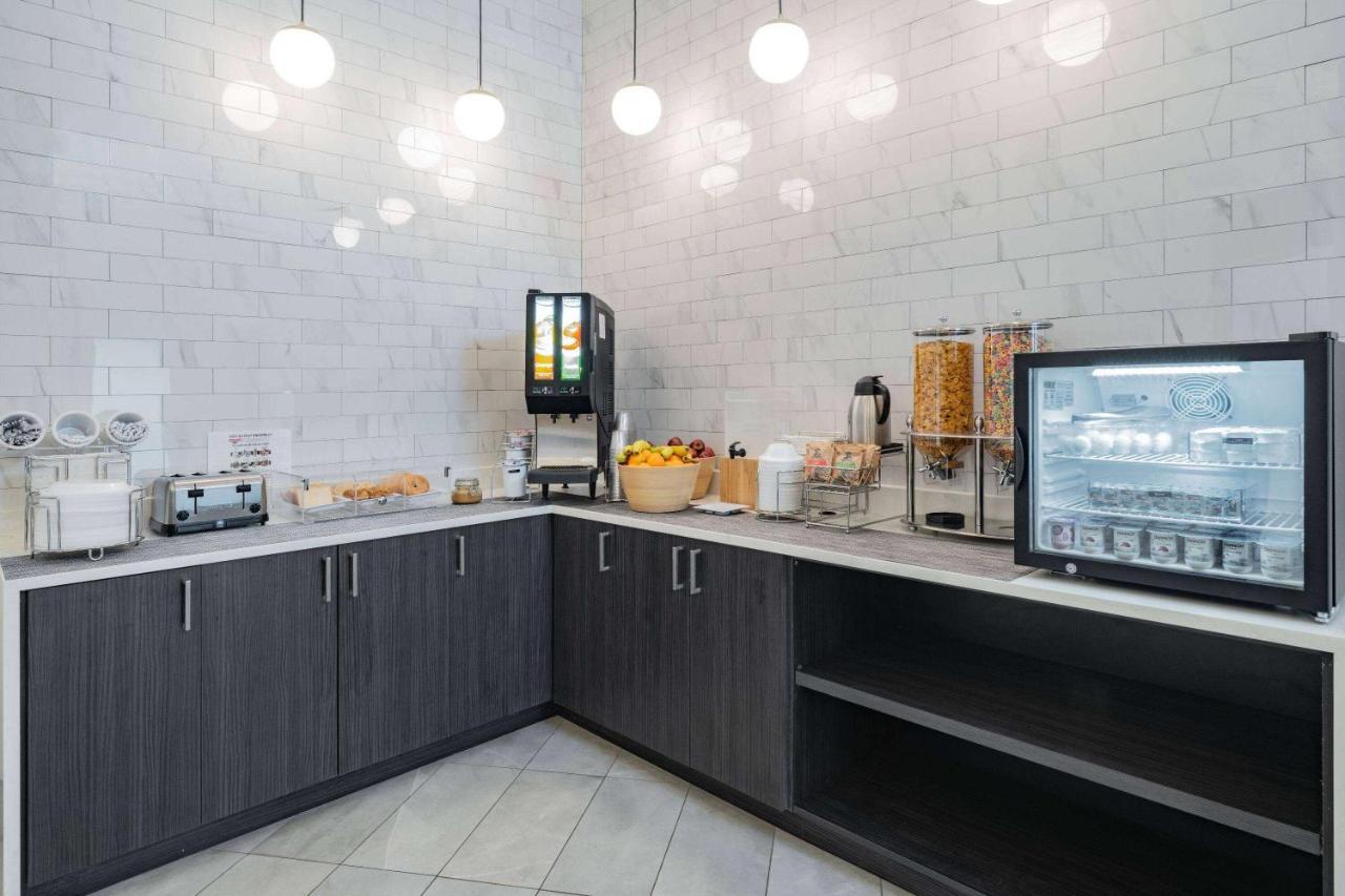 ホテル La Quinta By Wyndham Chicago O'Hare Airport ローズモント エクステリア 写真